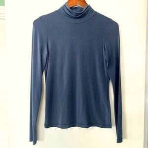 Club Monaco women’s metallic dark blue turtleneck size medium